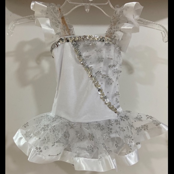 🚨2/$20🚨 Double Platinum Performance Dress - Picture 1 of 2